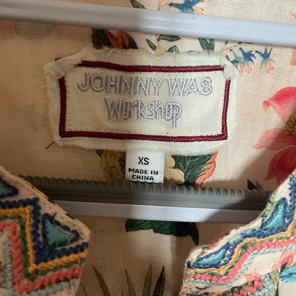 Johnny was linen floral top - Picture 4 of 4